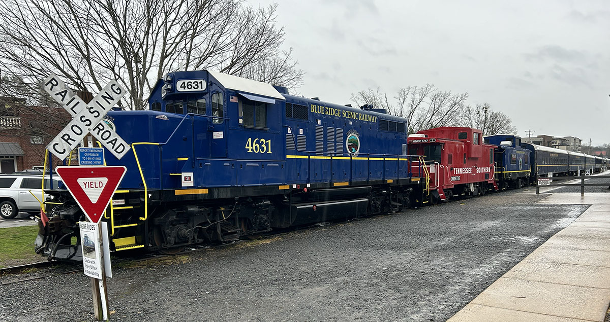 Side view of the Blue Ridge Scenic Railway train.